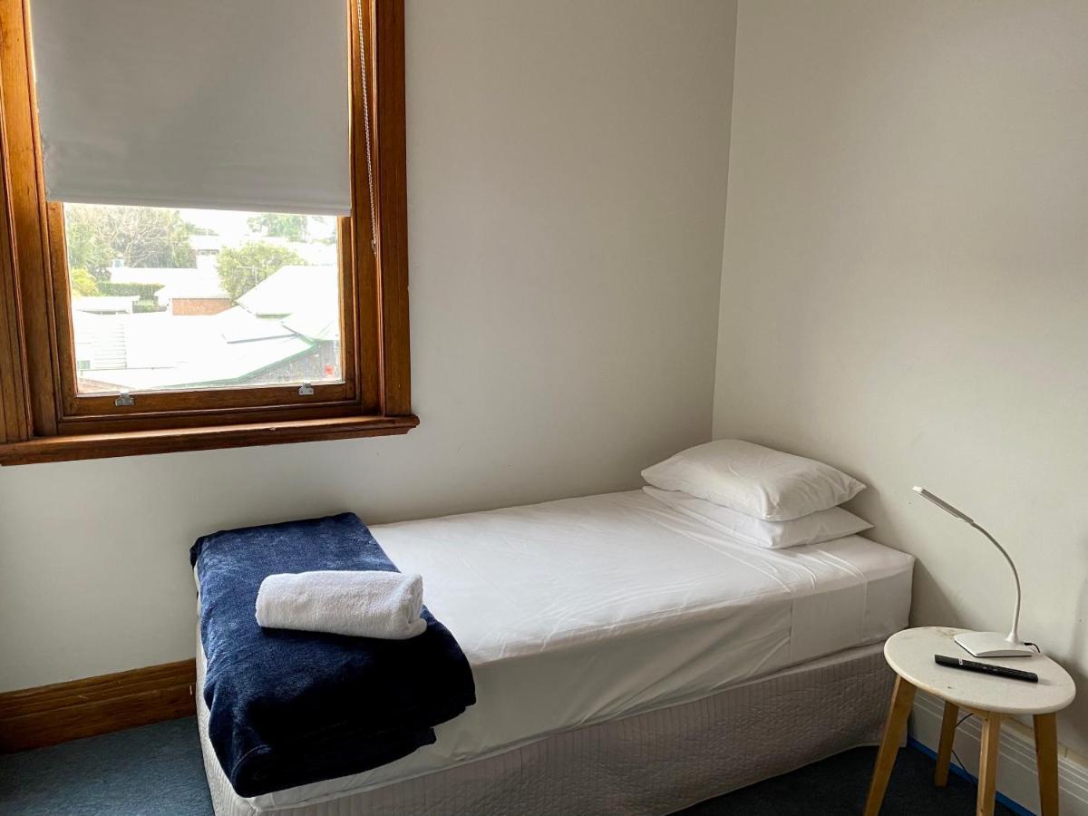 Seven Seas Hotel Carrington Kültér fotó