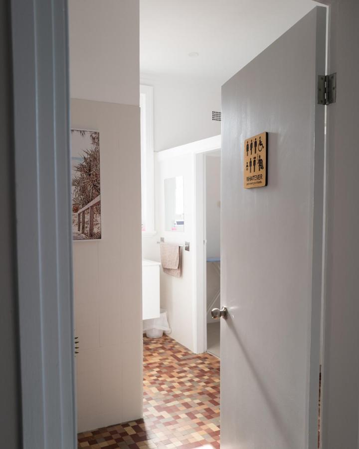 Seven Seas Hotel Carrington Kültér fotó